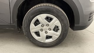 Used 2023 Hyundai Venue S(O) 1.2 Petrol Manual tyres RIGHT FRONT TYRE RIM VIEW