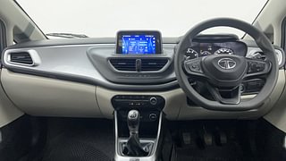 Used 2022 Tata Altroz XZ 1.2 Petrol Manual interior DASHBOARD VIEW