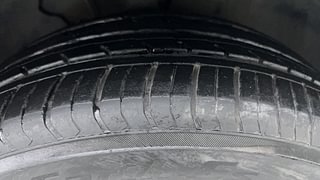 Used 2015 Volkswagen Jetta [2013-2017] Highline TDI AT Diesel Automatic tyres RIGHT FRONT TYRE TREAD VIEW