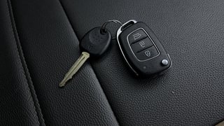 Used 2021 Hyundai Venue [2019-2022] SX 1.0  Turbo iMT Petrol Manual extra CAR KEY VIEW