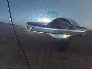 Used 2020 Renault Triber RXZ AMT Petrol Automatic dents MINOR SCRATCH