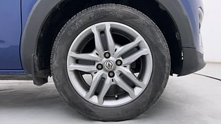 Used 2020 Renault Triber RXZ AMT Petrol Automatic tyres RIGHT FRONT TYRE RIM VIEW