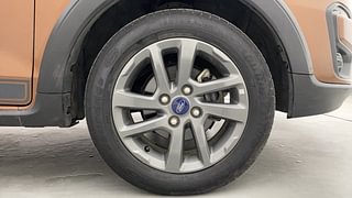 Used 2020 Ford Freestyle [2017-2021] Titanium Plus 1.2 Ti-VCT Petrol Manual tyres RIGHT FRONT TYRE RIM VIEW
