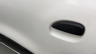 Used 2017 Renault Kwid [2015-2019] 1.0 RXL AMT Petrol Automatic dents MINOR SCRATCH