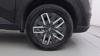 Used 2022 Hyundai Venue S (O) 1.0 Turbo iMT Petrol Manual tyres RIGHT FRONT TYRE RIM VIEW