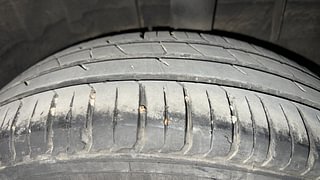 Used 2020 Renault Triber RXZ AMT Petrol Automatic tyres LEFT REAR TYRE TREAD VIEW