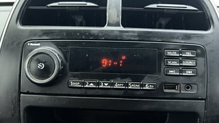 Used 2016 Renault Kwid [2015-2019] RXL Petrol Manual top_features Integrated (in-dash) music system