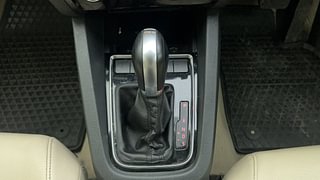Used 2015 Volkswagen Jetta [2013-2017] Highline TDI AT Diesel Automatic interior GEAR  KNOB VIEW