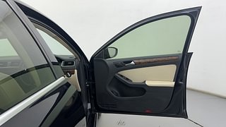 Used 2015 Volkswagen Jetta [2013-2017] Highline TDI AT Diesel Automatic interior RIGHT FRONT DOOR OPEN VIEW