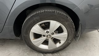 Used 2019 Skoda Octavia [2017-2019] 1.4 TSI MT Style Petrol Manual tyres LEFT REAR TYRE RIM VIEW