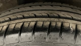 Used 2015 Honda City [2014-2017] V Petrol Manual tyres RIGHT REAR TYRE TREAD VIEW