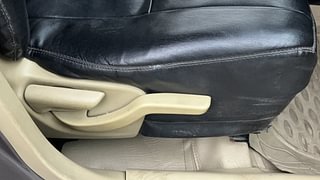 Used 2015 Honda Mobilio [2014-2017] S Petrol Petrol Manual top_features Driver height adjustable seat