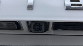Used 2019 Renault Triber RXZ Petrol Manual top_features Rear camera