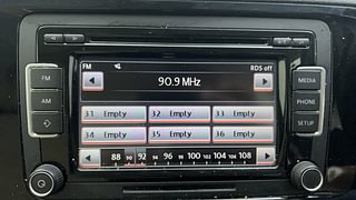 Used 2015 Volkswagen Jetta [2013-2017] Highline TDI AT Diesel Automatic top_features Integrated (in-dash) music system
