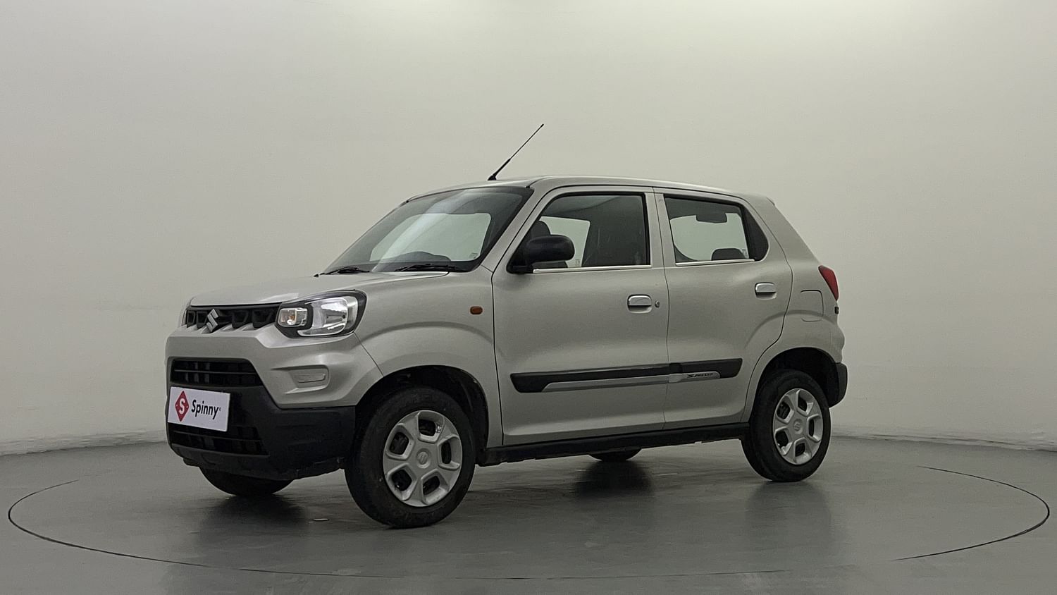 LEFT FRONT CORNER VIEW