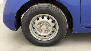 Used 2013 Hyundai Eon [2011-2018] Era + Petrol Manual tyres LEFT FRONT TYRE RIM VIEW