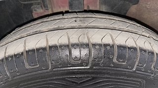 Used 2019 Renault Kwid [2015-2019] 1.0 RXT AMT Opt Petrol Automatic tyres LEFT FRONT TYRE TREAD VIEW