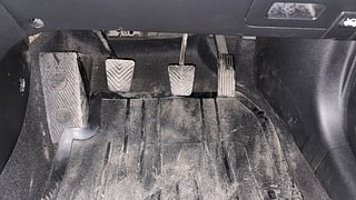 Used 2018 Hyundai Elite i20 [2014-2018] Asta 1.2 (O) Petrol Manual interior PEDALS VIEW