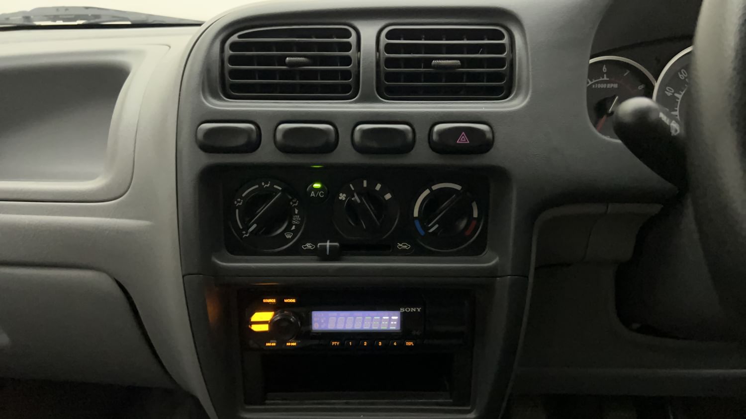 New Maruti Suzuki Alto K10 interior MUSIC SYSTEM & AC CONTROL VIEW