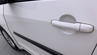 Used 2013 Maruti Suzuki Ertiga [2012-2015] ZDi Diesel Manual dents MINOR SCRATCH