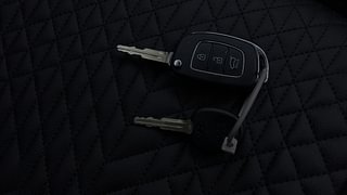 Used 2022 Hyundai Venue S (O) 1.0 Turbo iMT Petrol Manual extra CAR KEY VIEW