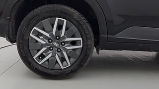 Used 2022 Hyundai Venue S (O) 1.0 Turbo iMT Petrol Manual tyres RIGHT REAR TYRE RIM VIEW