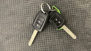Used 2015 Honda City [2014-2017] V Petrol Manual extra CAR KEY VIEW