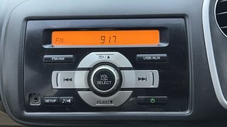 Used 2015 Honda Mobilio [2014-2017] S Petrol Petrol Manual top_features Integrated (in-dash) music system