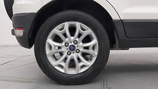 Used 2016 Ford EcoSport [2015-2017] Titanium 1.5L Ti-VCT Petrol Manual tyres RIGHT REAR TYRE RIM VIEW