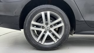 Used 2015 Volkswagen Jetta [2013-2017] Highline TDI AT Diesel Automatic tyres RIGHT REAR TYRE RIM VIEW