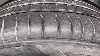 Used 2020 Hyundai New Santro 1.1 Sportz AMT Petrol Automatic tyres RIGHT FRONT TYRE TREAD VIEW