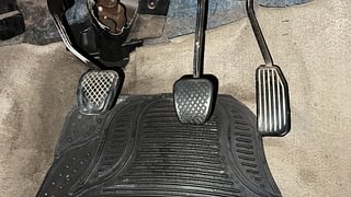 Used 2015 Honda Brio [2011-2016] VX MT Petrol Manual interior PEDALS VIEW