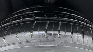 Used 2015 Volkswagen Jetta [2013-2017] Highline TDI AT Diesel Automatic tyres RIGHT REAR TYRE TREAD VIEW