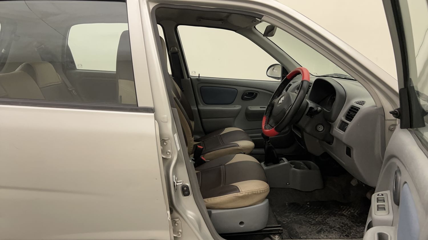 New Maruti Suzuki Alto K10 interior RIGHT SIDE FRONT DOOR CABIN VIEW