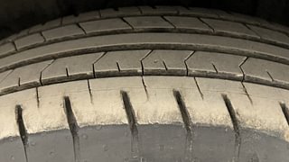 Used 2023 Hyundai Venue S(O) 1.2 Petrol Manual tyres RIGHT FRONT TYRE TREAD VIEW