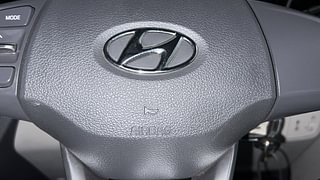 Used 2022 Hyundai Aura S 1.2 CNG Petrol Petrol+cng Manual top_features Airbags