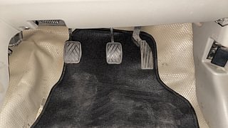 Used 2016 Maruti Suzuki Celerio VXI Petrol Manual interior PEDALS VIEW