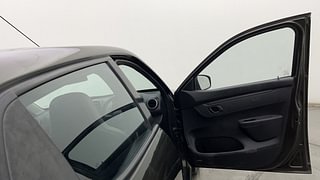 Used 2019 Renault Kwid [2015-2019] RXL Petrol Manual interior RIGHT FRONT DOOR OPEN VIEW