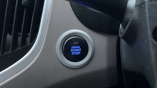 Used 2018 Hyundai Creta [2018-2020] 1.6 SX OPT VTVT Petrol Manual top_features Keyless start