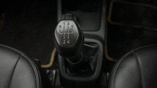 Used 2019 Renault Kwid [2015-2019] RXL Petrol Manual interior GEAR  KNOB VIEW