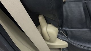 Used 2015 Honda Mobilio [2014-2017] S Petrol Petrol Manual top_features Rear passenger adjustable seats