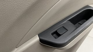 Used 2015 Maruti Suzuki Celerio VXI AMT Petrol Automatic top_features Rear power window