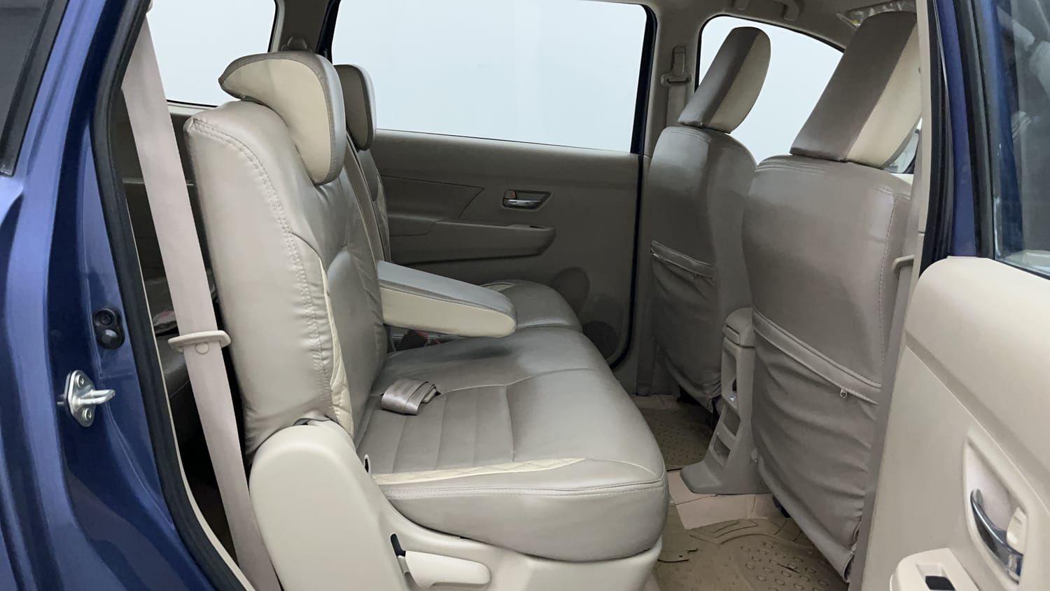 New Toyota Rumion interior RIGHT SIDE REAR DOOR CABIN VIEW