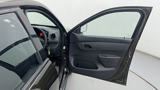 Used 2016 Renault Kwid [2015-2019] RXT Petrol Manual interior RIGHT FRONT DOOR OPEN VIEW