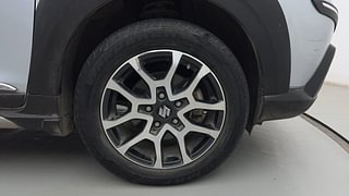 Used 2022 Maruti Suzuki XL6 Alpha Plus Dual Tone MT Petrol Petrol Manual tyres RIGHT FRONT TYRE RIM VIEW