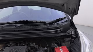 Used 2015 Hyundai Eon [2011-2018] Magna + Petrol Manual engine ENGINE LEFT SIDE HINGE & APRON VIEW
