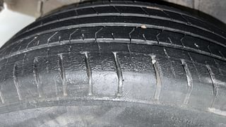 Used 2021 Hyundai Venue [2019-2021] S 1.0 Turbo DCT Petrol Automatic tyres RIGHT REAR TYRE TREAD VIEW