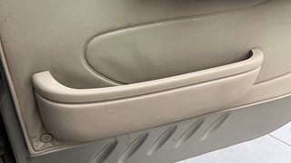 Used 2011 Hyundai Santro Xing [2007-2014] GLS Petrol Manual top_features Door pockets