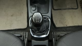 Used 2016 Renault Kwid [2015-2019] RXT Petrol Manual interior GEAR  KNOB VIEW