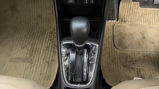 Used 2023 Honda Amaze 1.2 VX CVT i-VTEC Petrol Automatic interior GEAR  KNOB VIEW